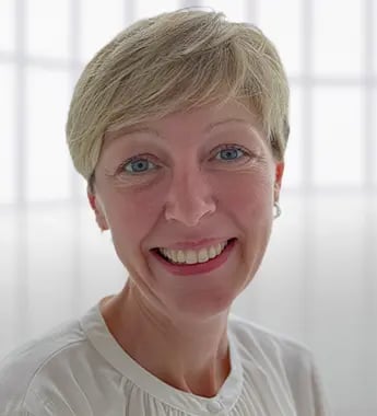intern_Roy-Franziska_345x380px